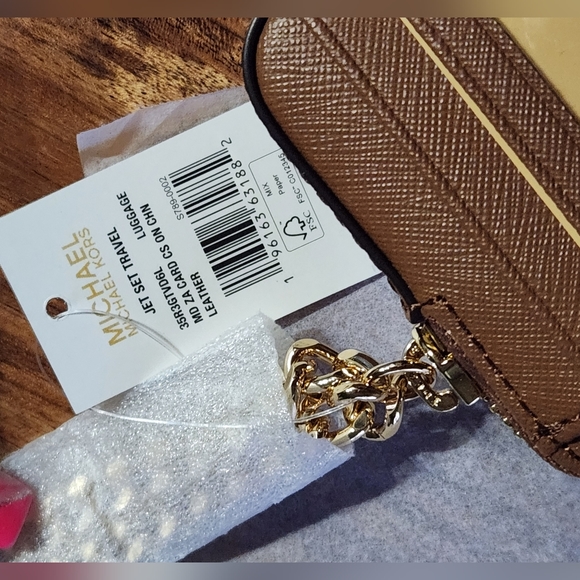 Medium Soffiano Leather Chain Card Case - Picture 4 of 8